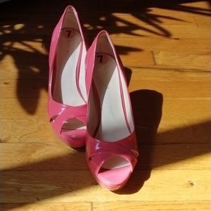 Nine West Rose pink criss cross peep toe pumps